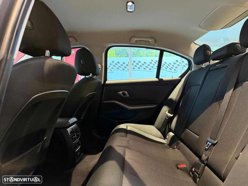 BMW 320 d Line Sport Auto - 12