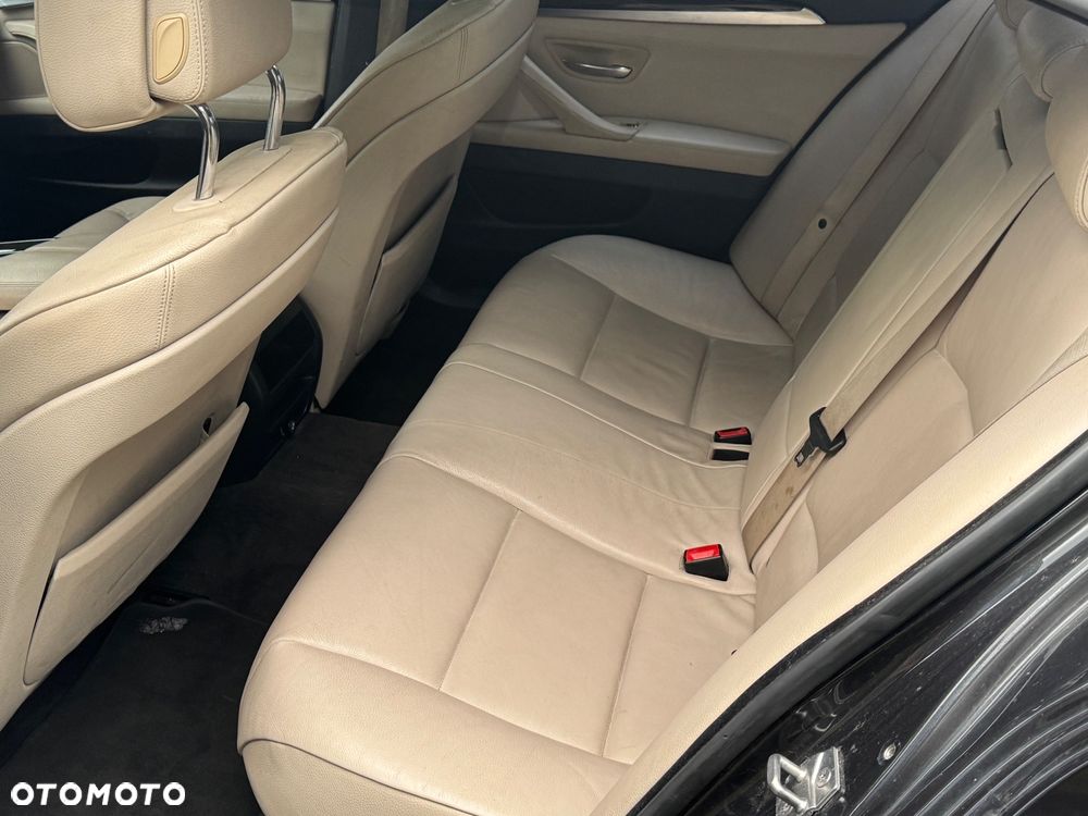 BMW Seria 5 528i xDrive - 19