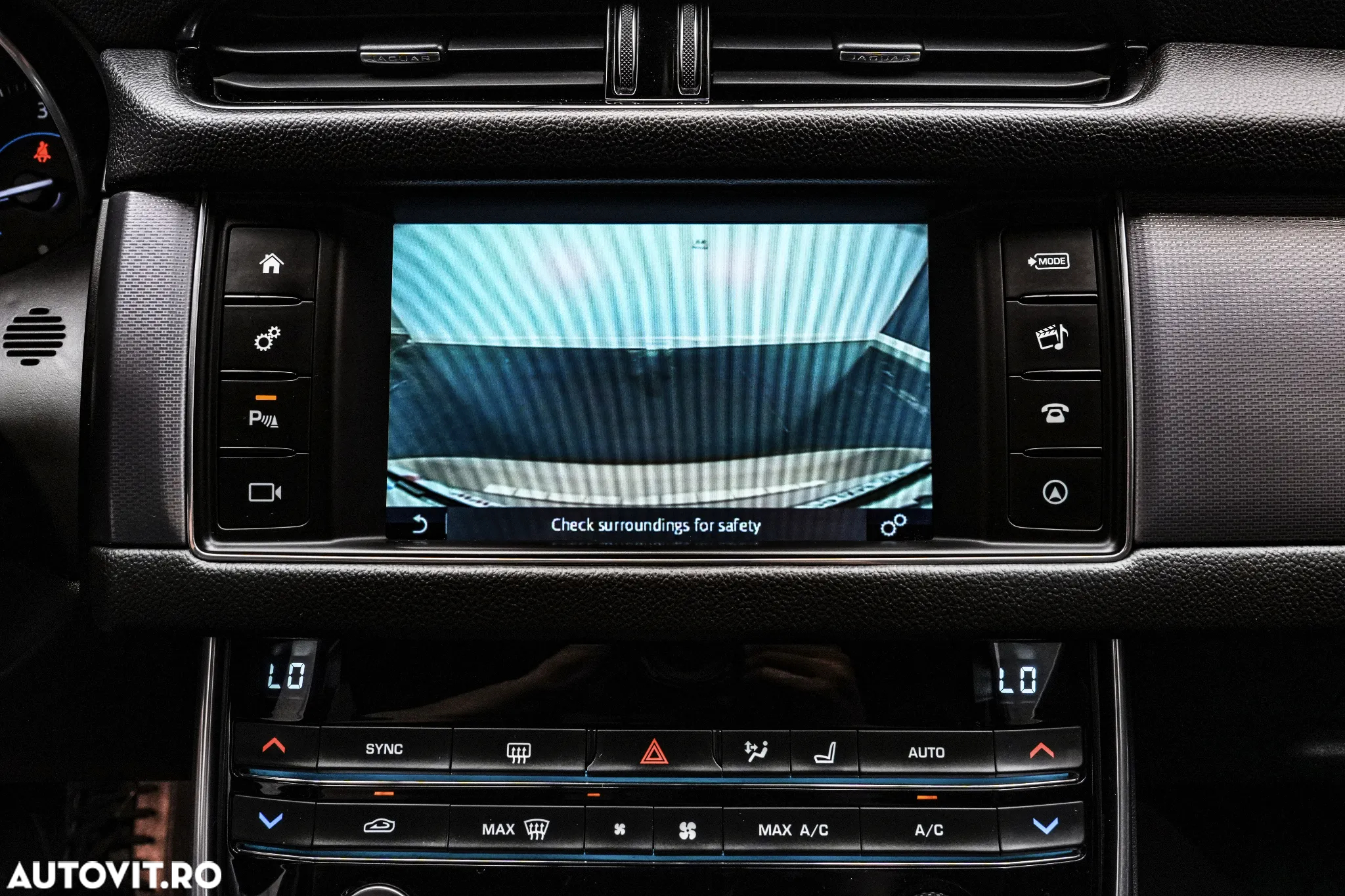 Jaguar XF 20d RWD E-Performance R-Sport - 21