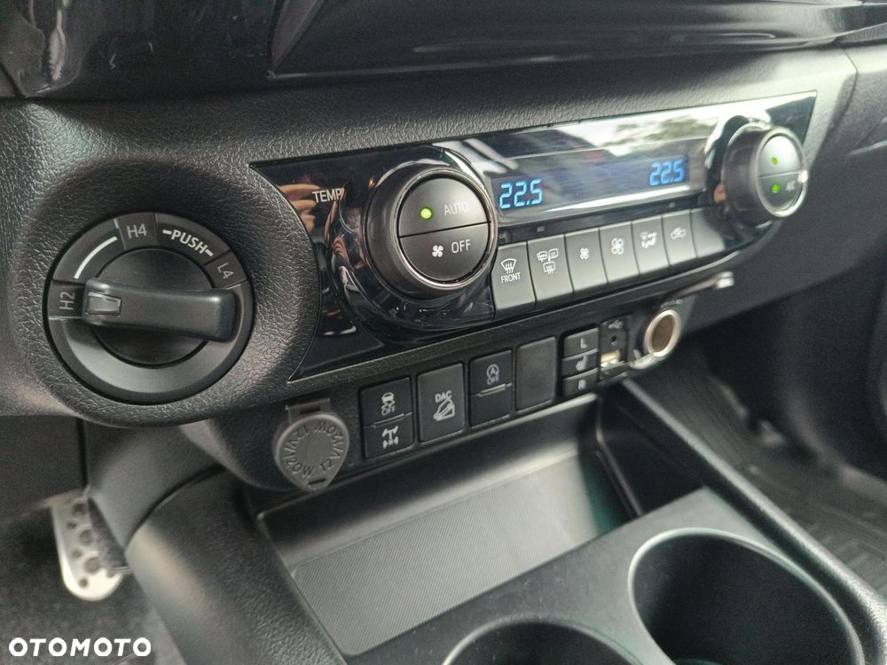 Toyota Hilux 2.8 D-4D Double Cab GR Sport 4x4 - 14