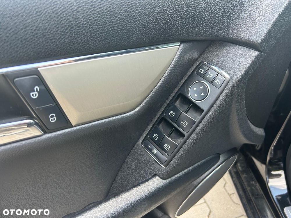 Mercedes-Benz Klasa C 220 CDI DPF (BlueEFFICIENCY) 7G-TRONIC - 34