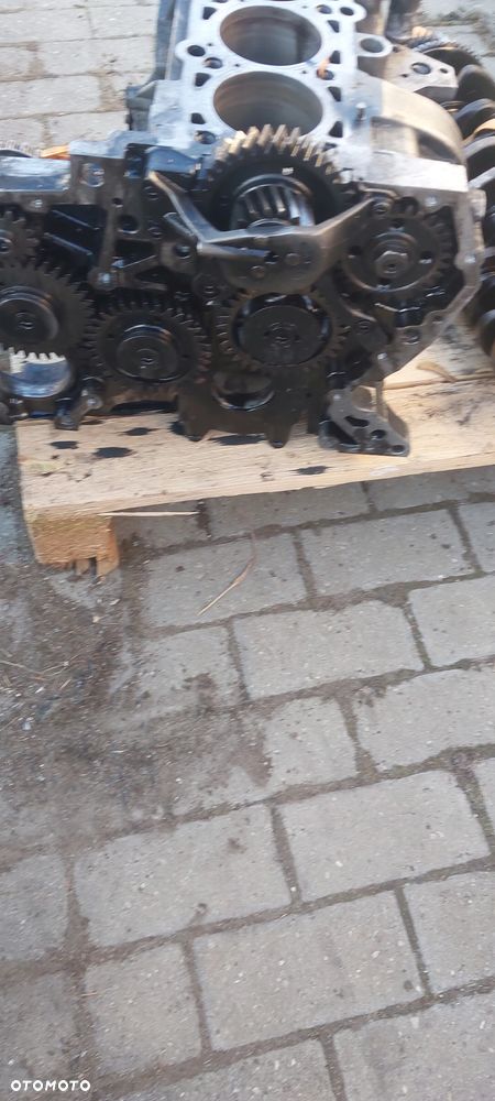 Blok silnika vw t5 AXD uszkodzony - 5