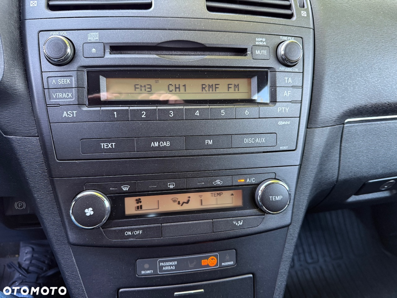 Toyota Avensis 1.8 Luna - 18