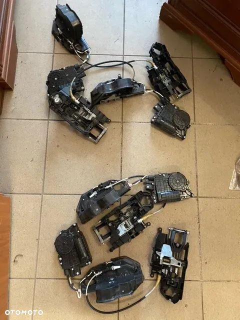 DOCIĄG DRZWI ZAMKI PRZÓD TYŁ BMW F10 KOMPLET - 1