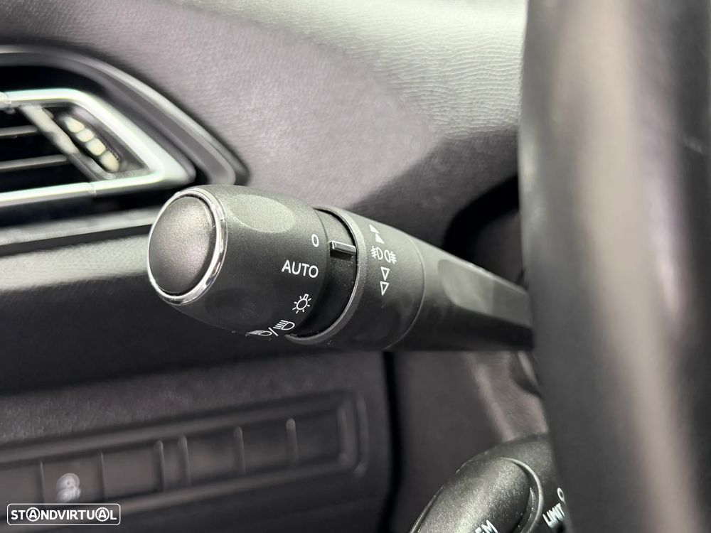 Peugeot 308 SW 1.5 BlueHDi Style - 22
