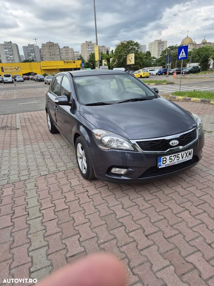 Kia Ceed 1.4 CVVT Attract - 1