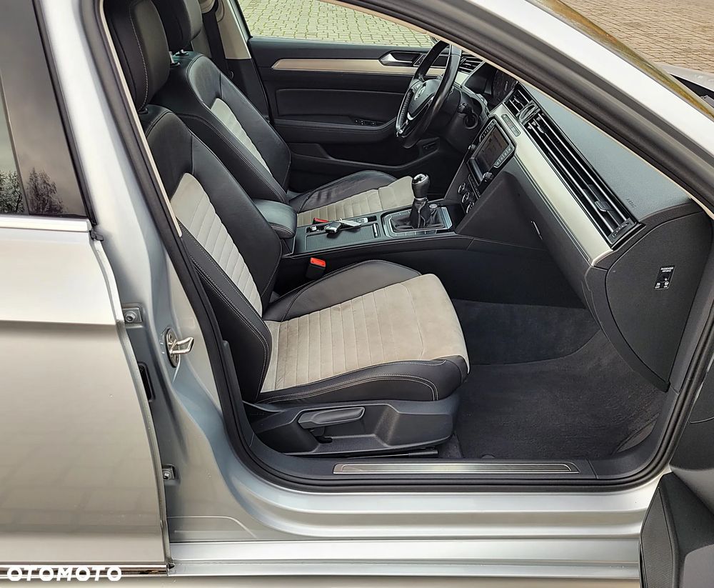 Volkswagen Passat 2.0 TDI (BlueMotion Technology) Highline - 20