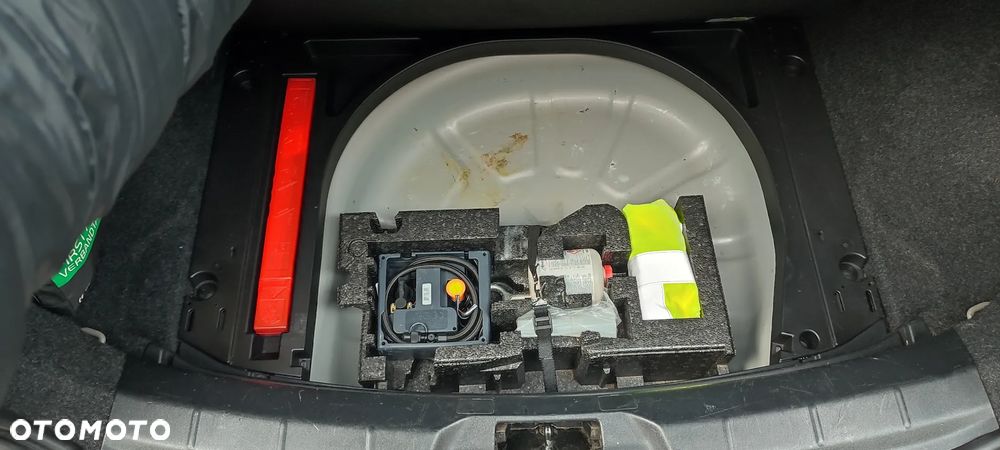 Volvo V40 D2 Kinetic - 13