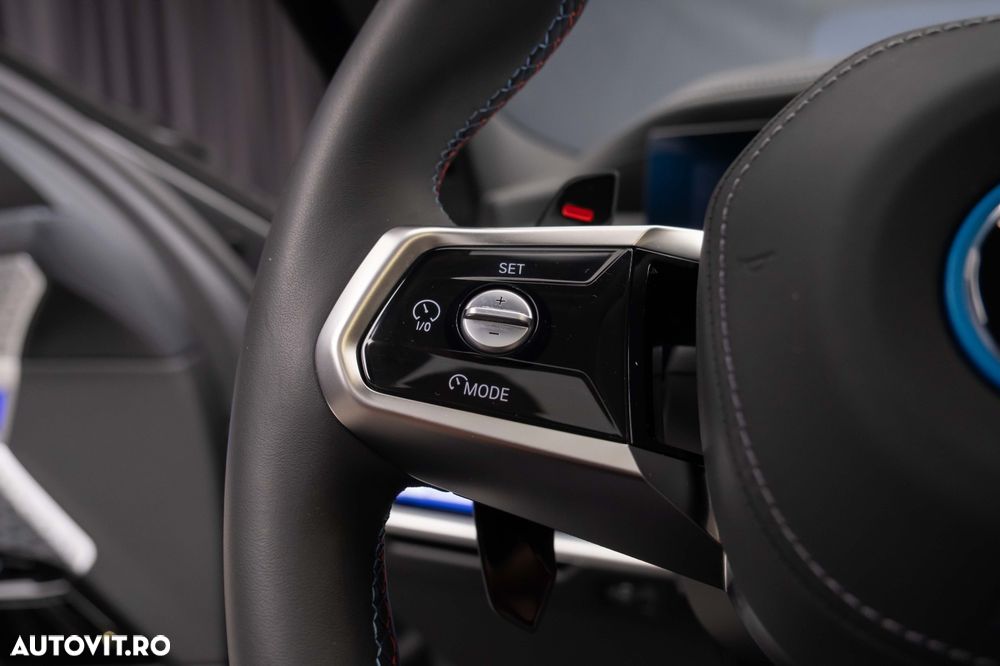BMW M7 M760e xDrive AT PHEV - 26
