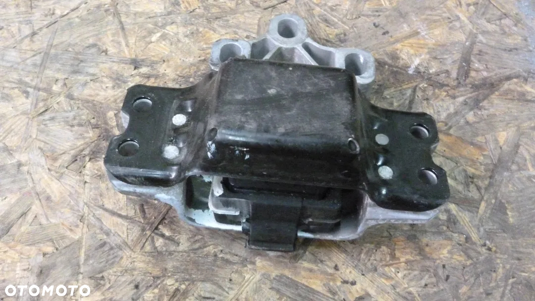 vw touran I 1.9 tdi łapa poduszka silnika - 3