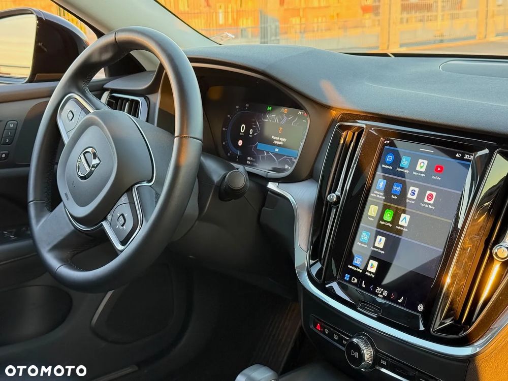 Volvo S60 B5 B AWD Plus Dark - 19