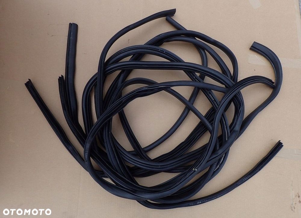 dw ford escape uszczelki drzwi - 1