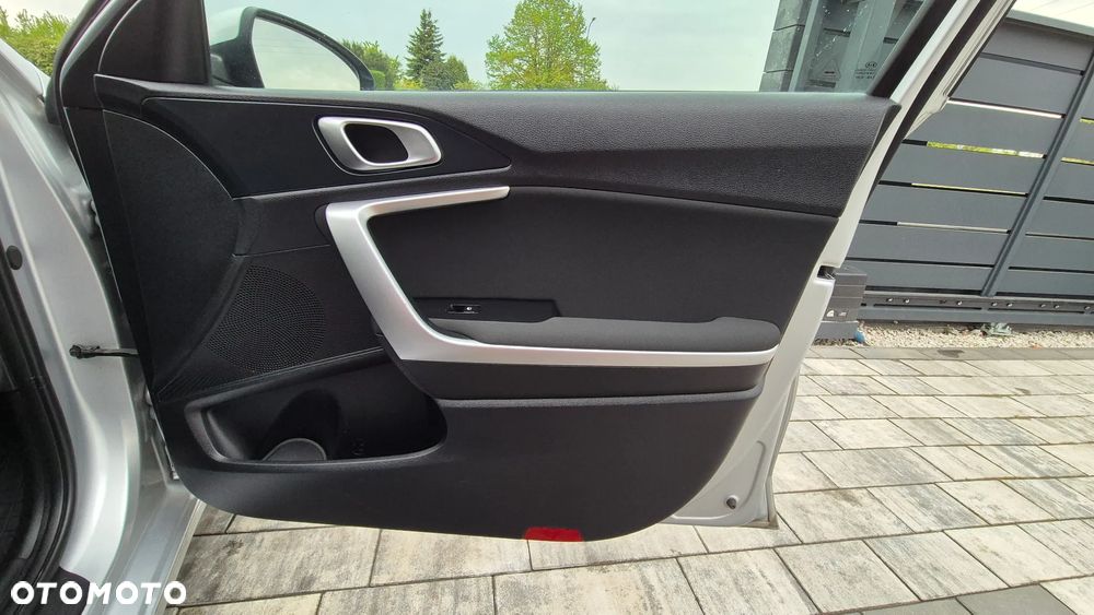 Kia Ceed - 34