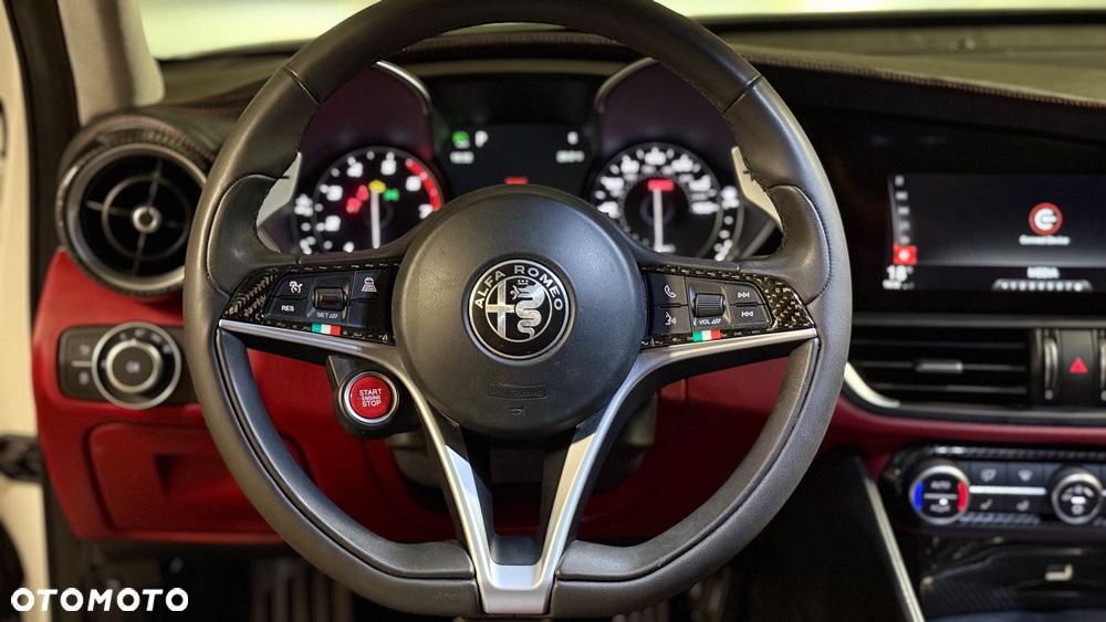 Alfa Romeo Giulia 2.0 Turbo TI Q4 - 12