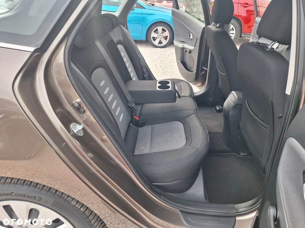 Kia Ceed 1.4 CVVT Fifa World Cup Edition - 25