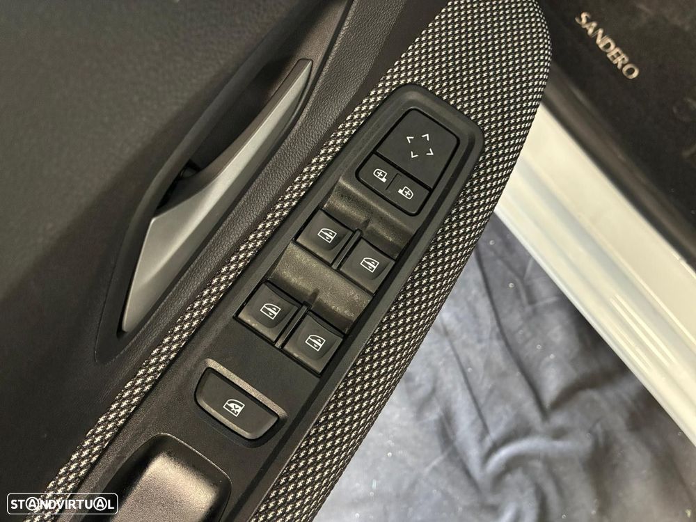 Dacia Sandero 1.0 TCe Expression CVT - 15