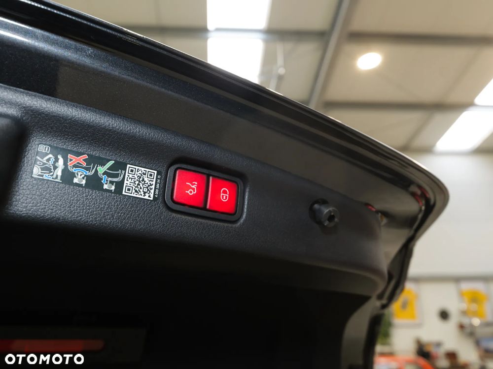 Mercedes-Benz Klasa C 220 d mHEV 4-Matic AMG - 39