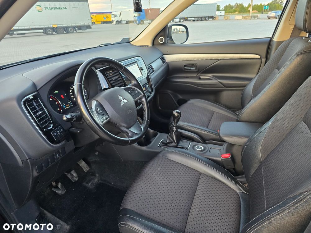 Mitsubishi Outlander 2.2 DID Intense + 4WD - 6