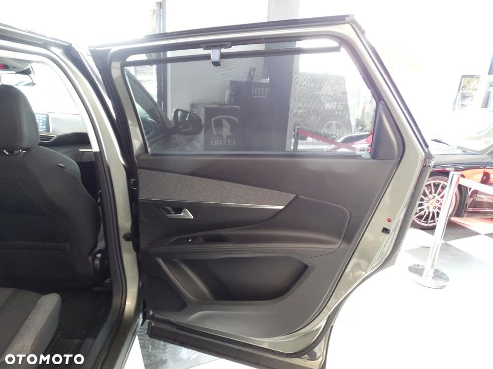 Peugeot 5008 - 32