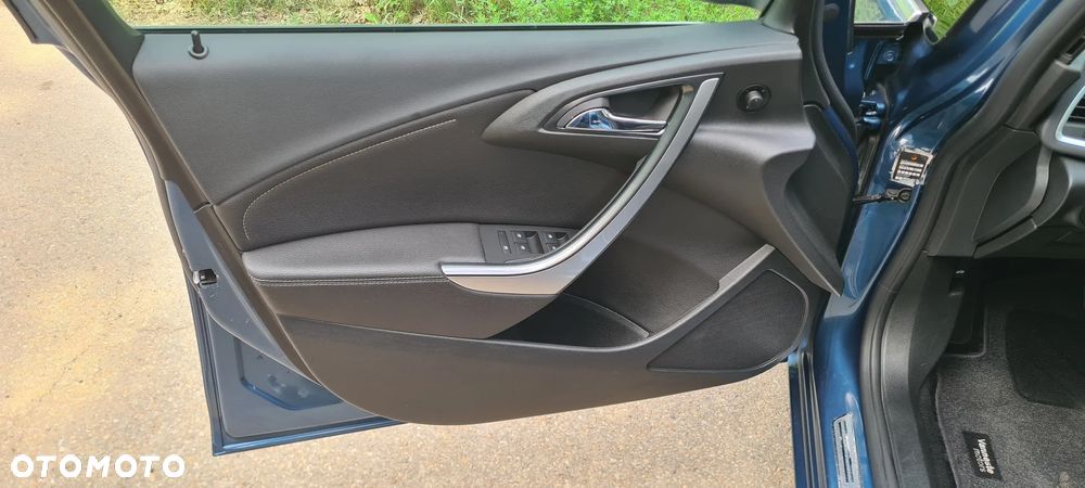 Opel Astra 1.4 T Cosmo - 11