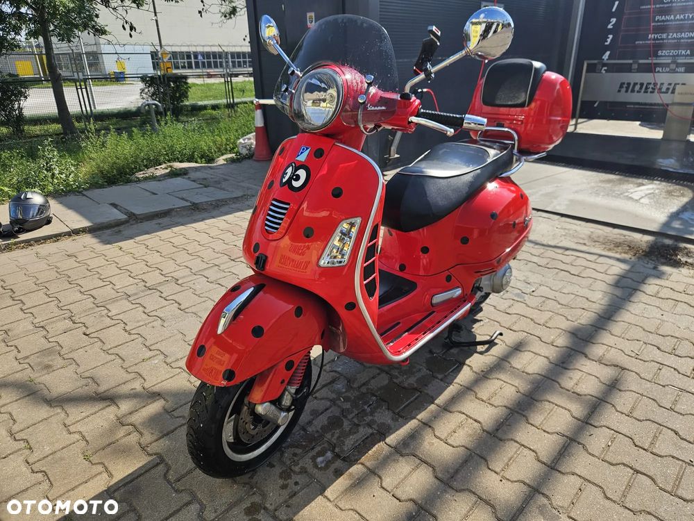 Piaggio Vespa - 2