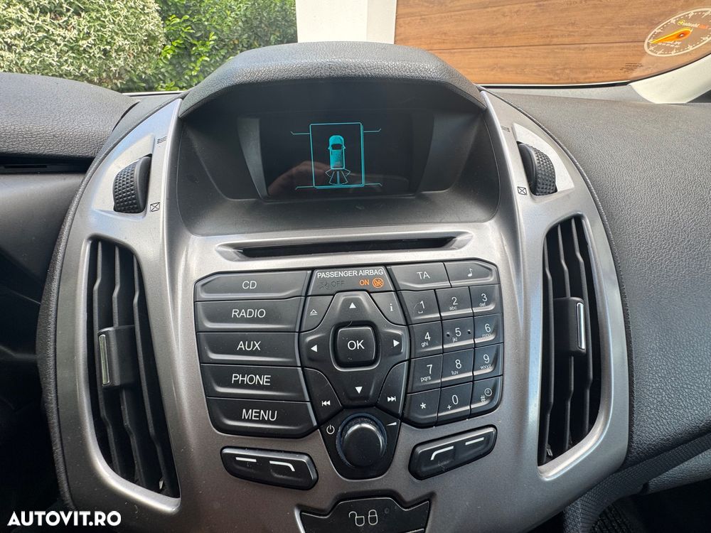 Ford Transit Connect - 11