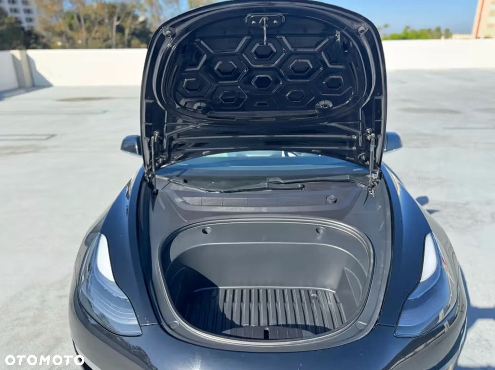 Tesla Model 3 Langstreckenbatterie Allradantrieb Dual Motor Performance - 24