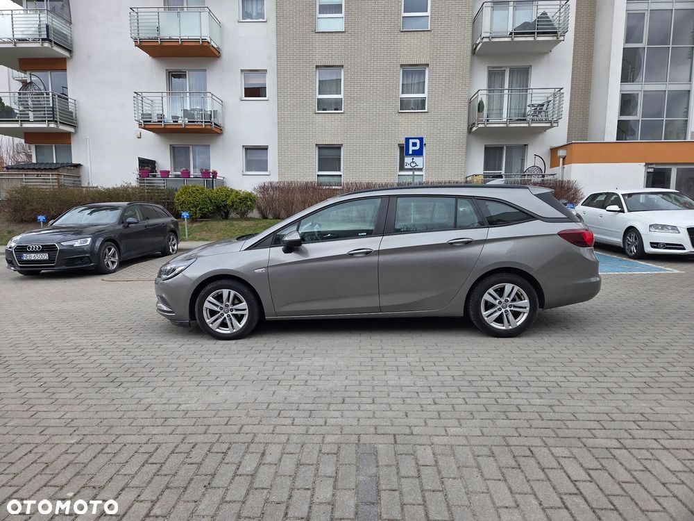 Opel Astra 1.6 CDTI Essentia S&S - 8