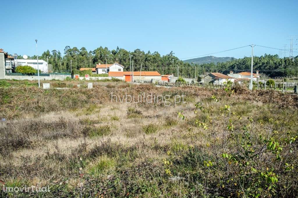 Lote com 950m2 localizado junto da estrada nacional em Perelhal, Barce - Grande imagem: 4/29