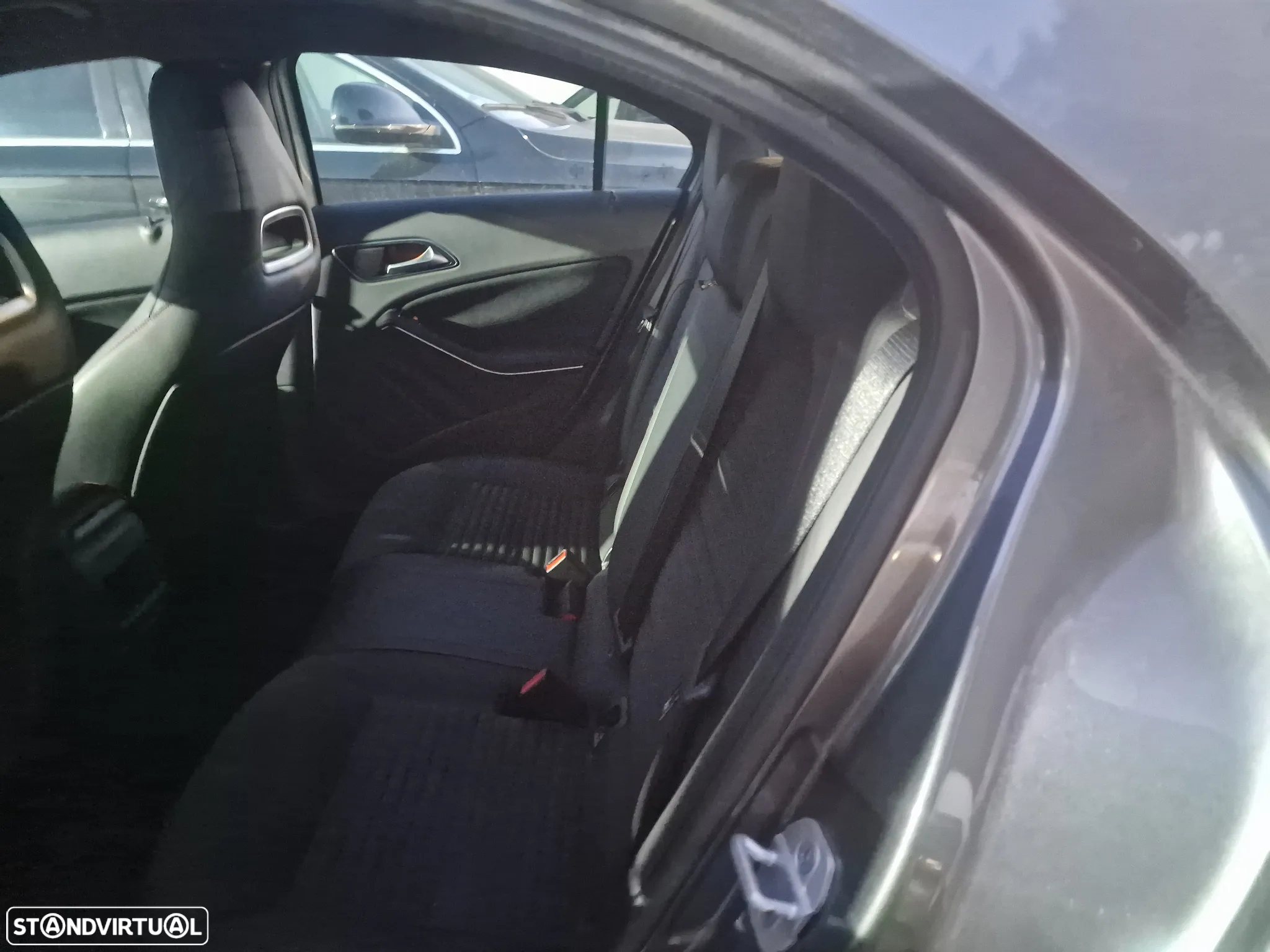 Mercedes-Benz A 200 d AMG Line - 18