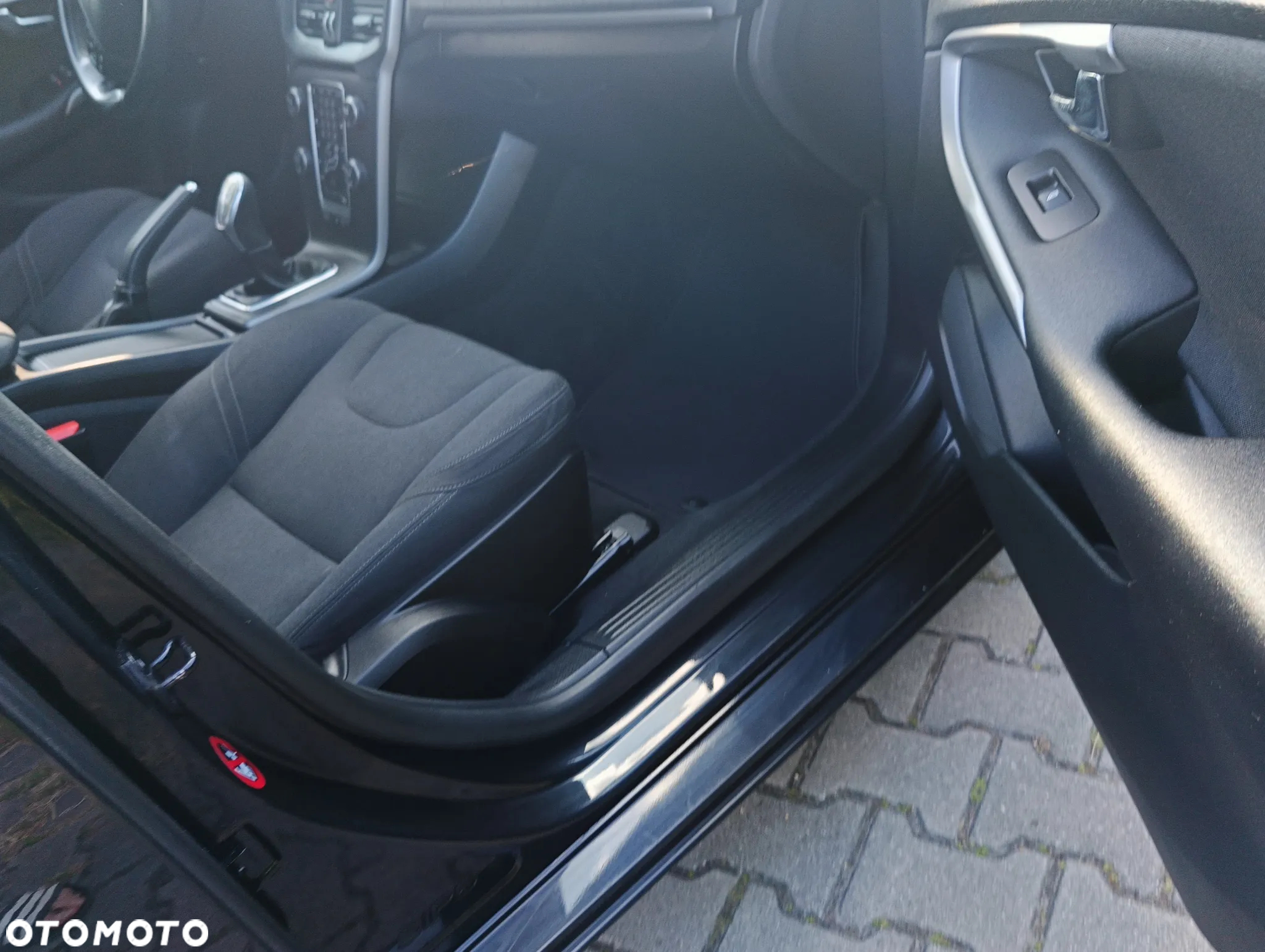 Volvo V40 D2 Momentum - 16