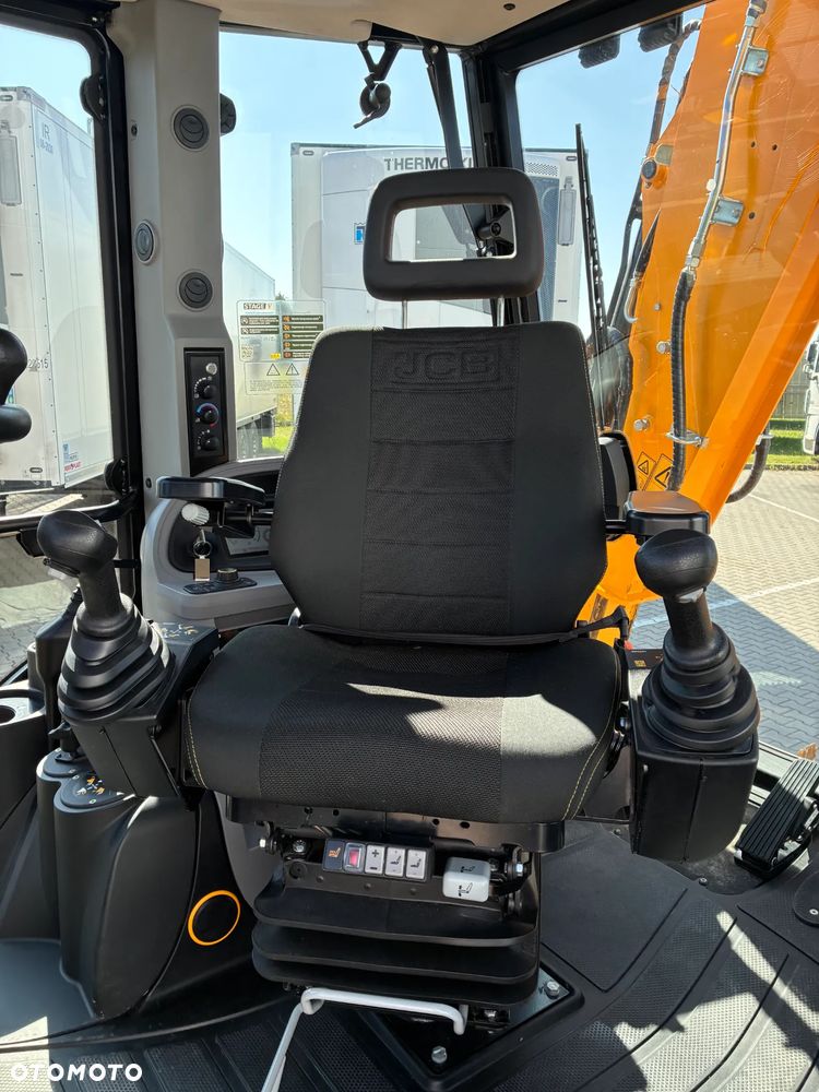 JCB 4CX PRO AEC POWERSLIDE - 10
