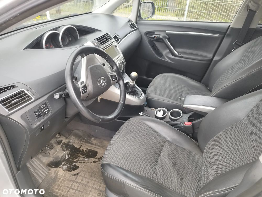 Toyota Verso 2.0 D-4D - 4