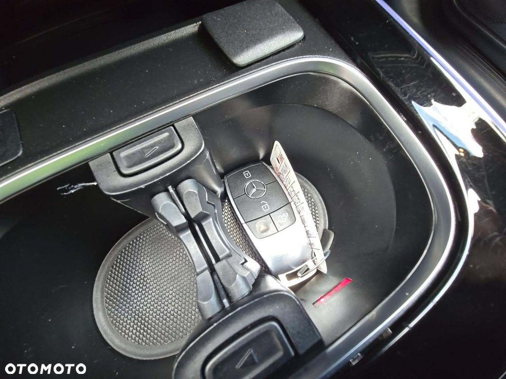 Mercedes-Benz GLB 250 4Matic 8G-DCT AMG Line - 14