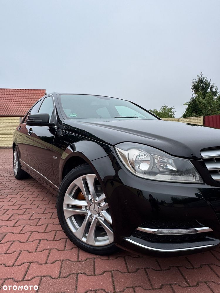 Mercedes-Benz Klasa C 180 BlueEFFICIENCY 7G-TRONIC Avantgarde - 14