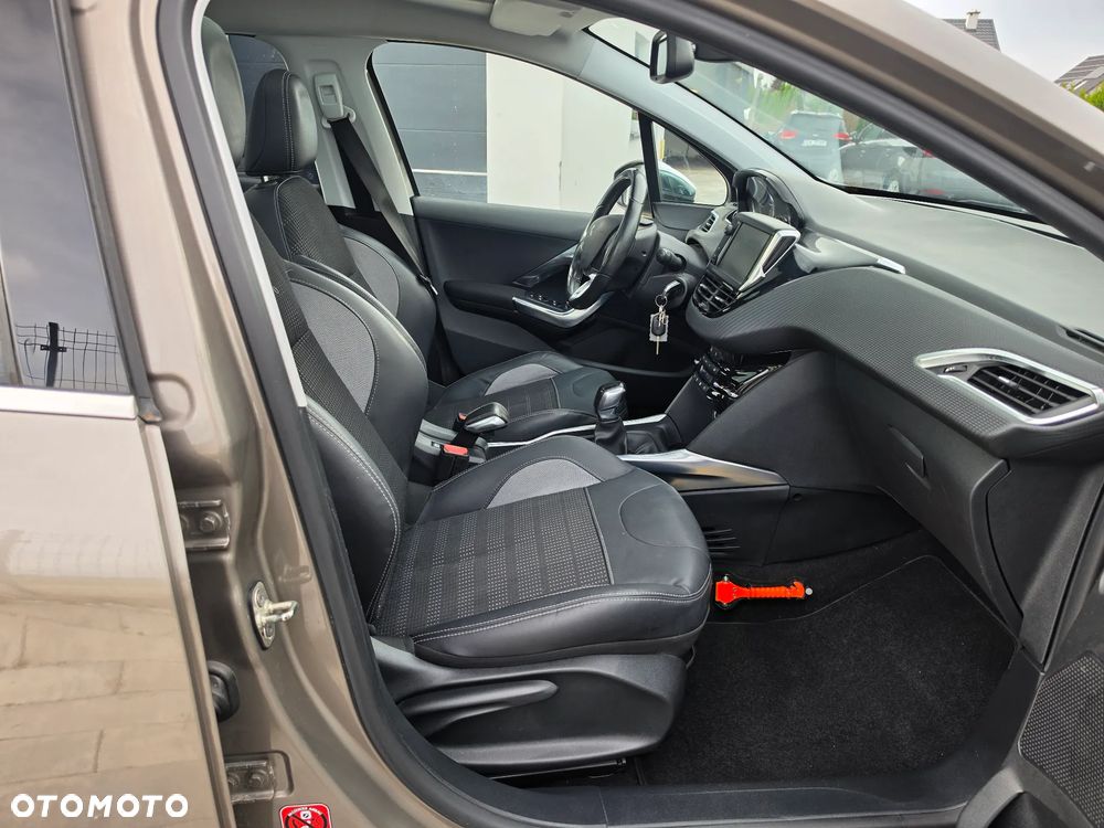 Peugeot 2008 - 8