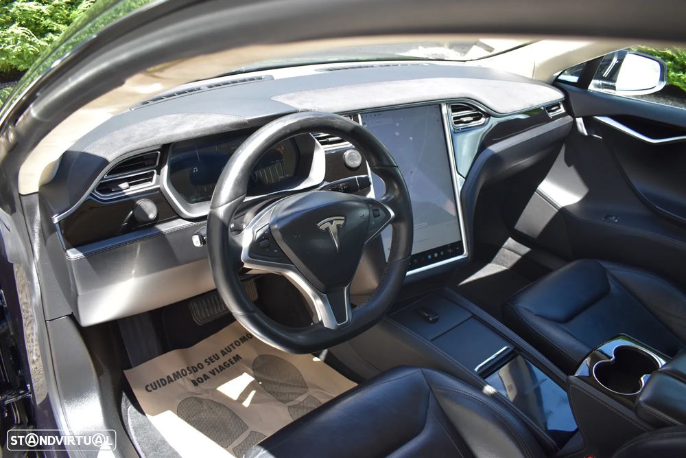 Tesla Model S - 6