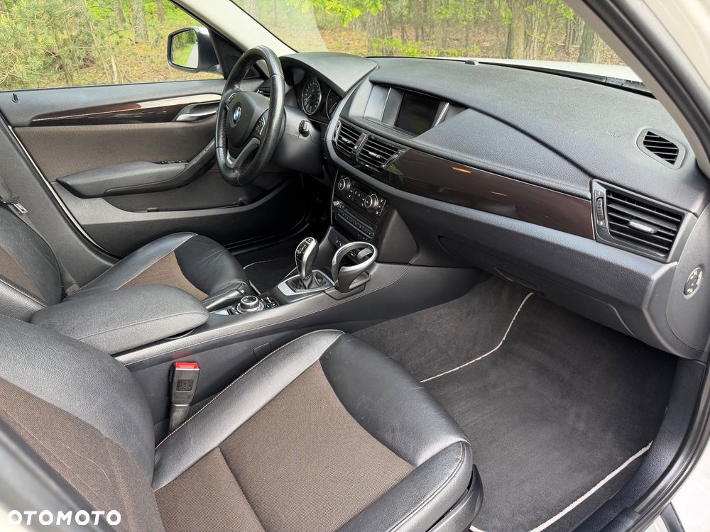 BMW X1 sDrive18d xLine - 35