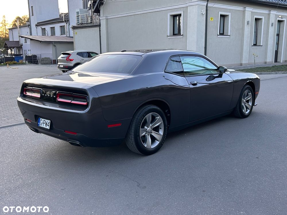 Dodge Challenger Automatik SXT Plus - 25