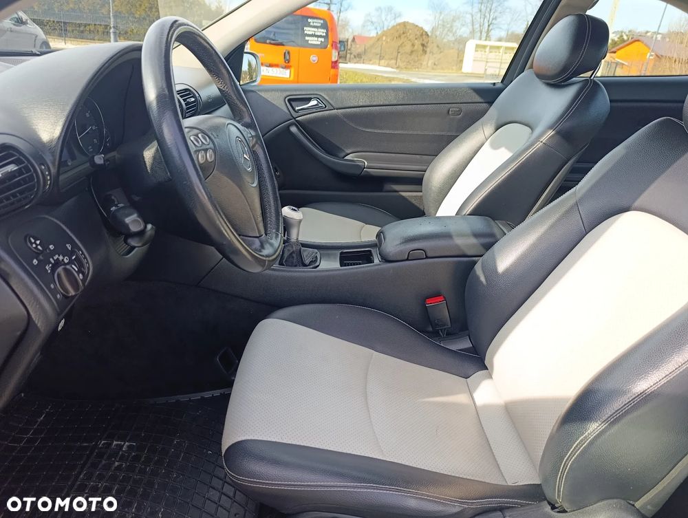 Mercedes-Benz Klasa C 200 Kompressor Sportcoupe - 12
