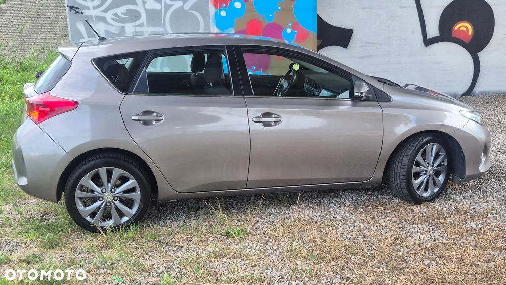 Toyota Auris - 5