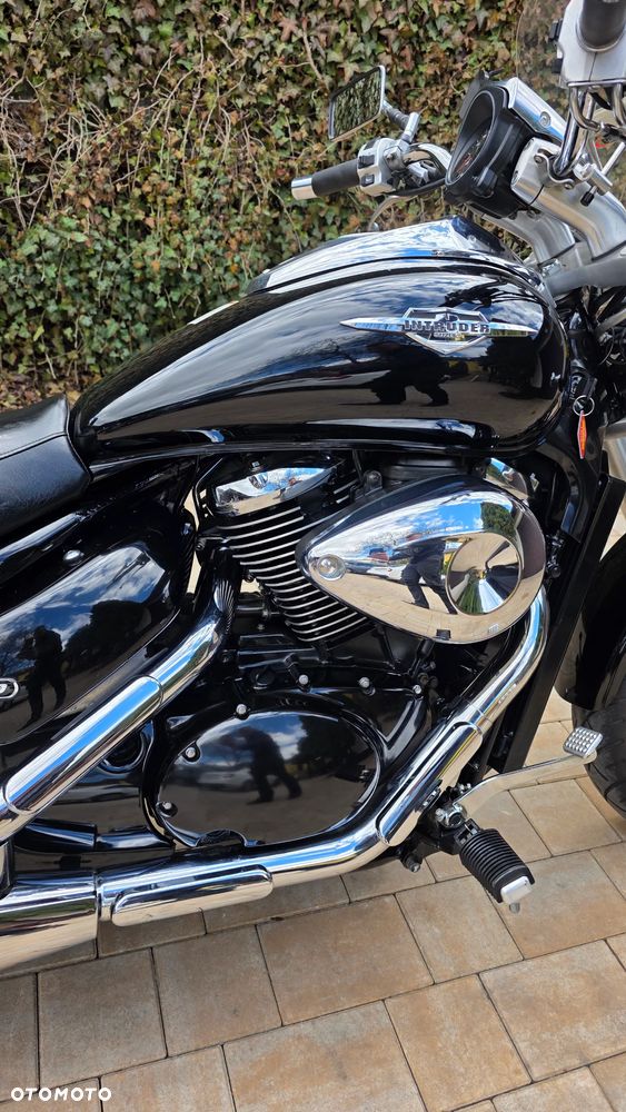 Suzuki Intruder - 7