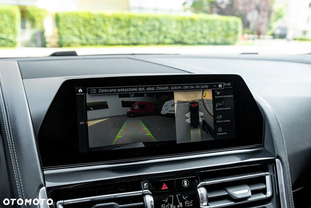 BMW Seria 8 - 29