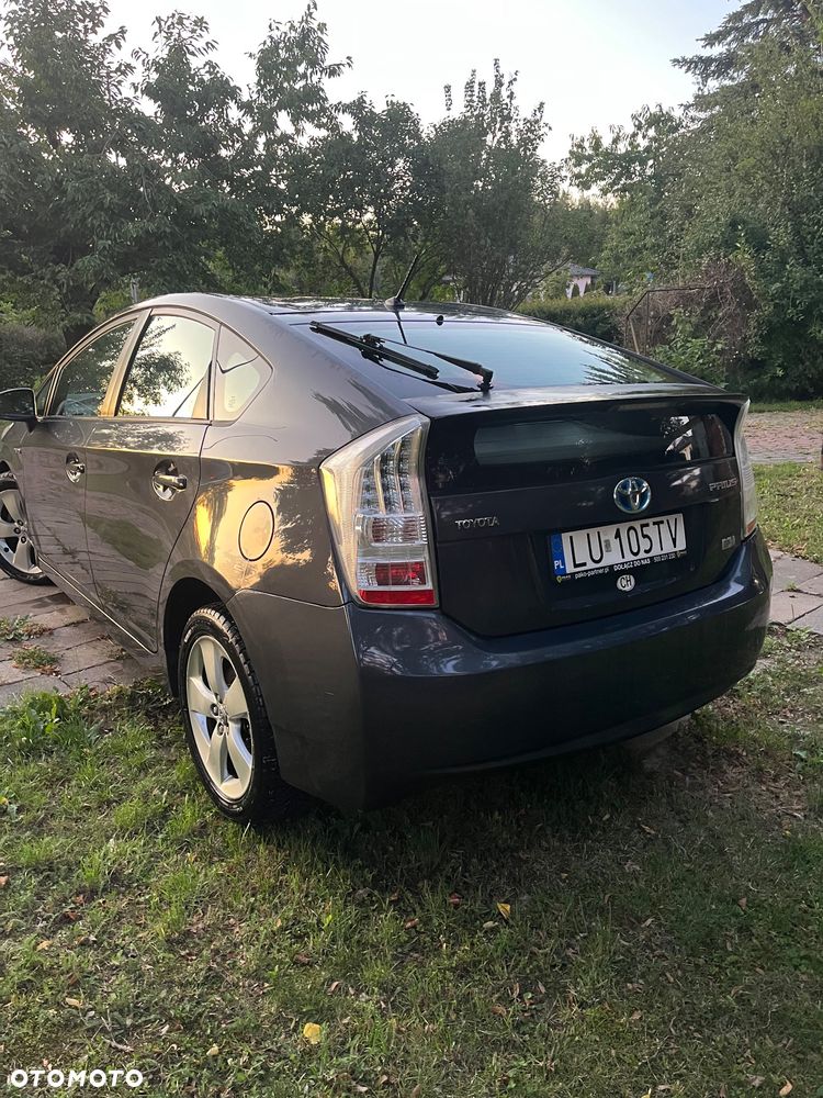Toyota Prius (Hybrid) - 7