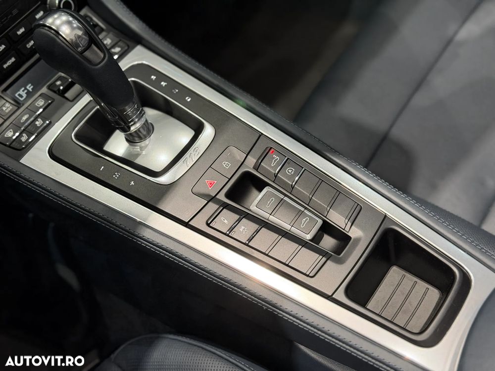 Porsche Boxster 718 PDK - 18