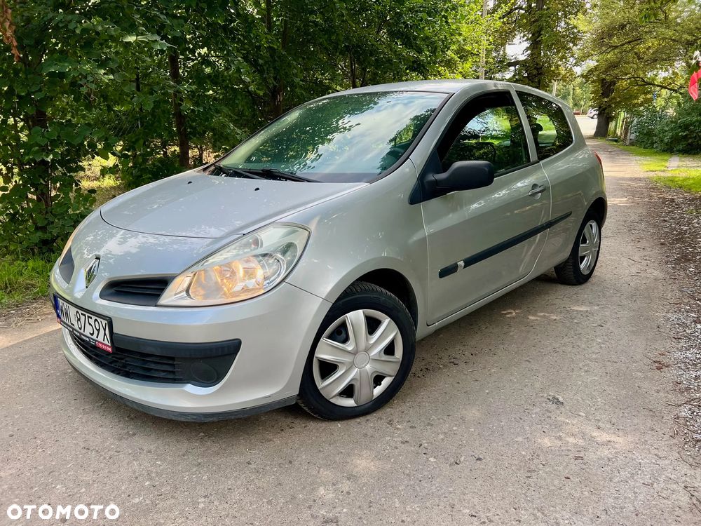 Renault Clio 1.2 16V Alize - 1