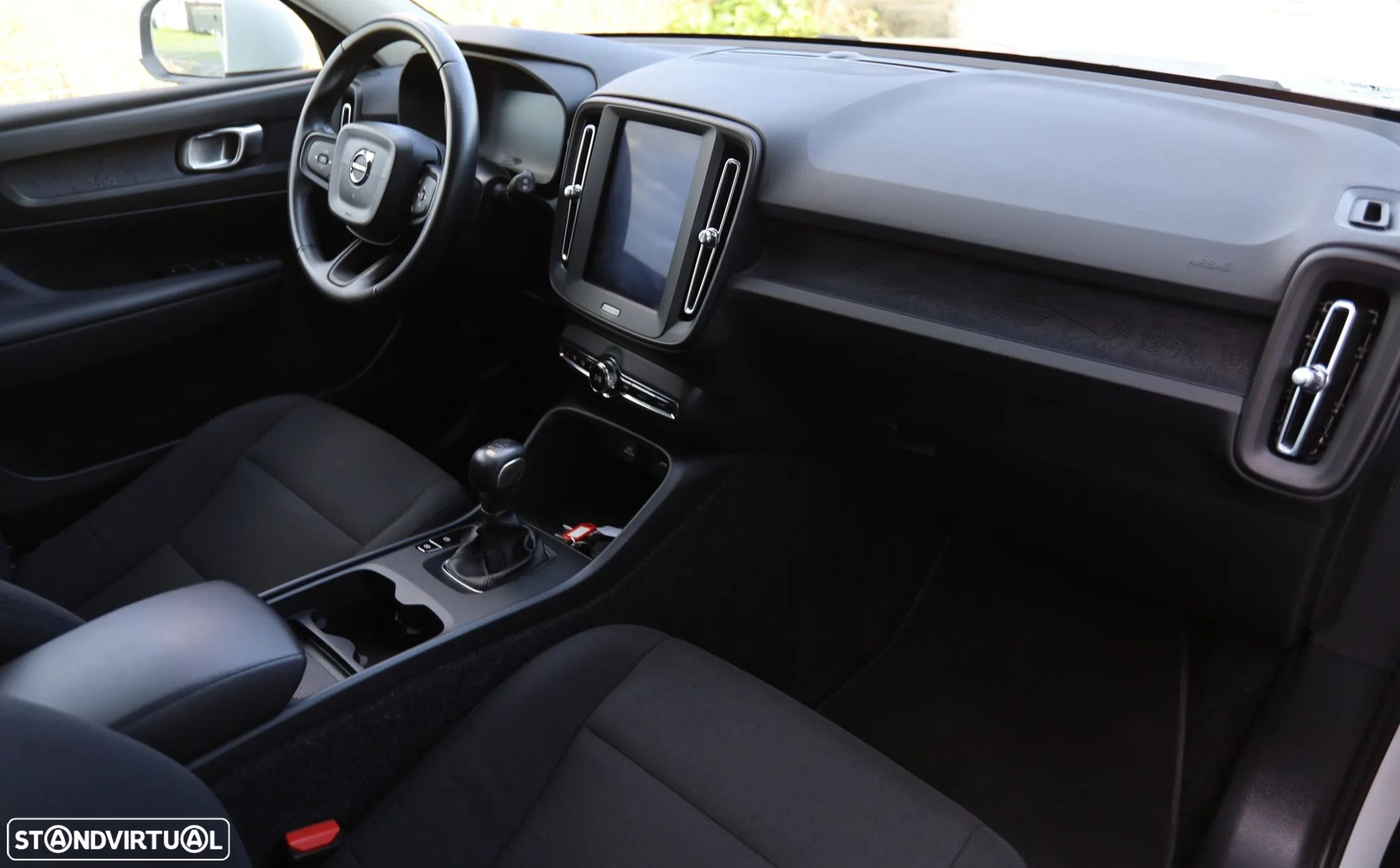 Volvo XC 40 1.5 T3 Momentum Plus - 18