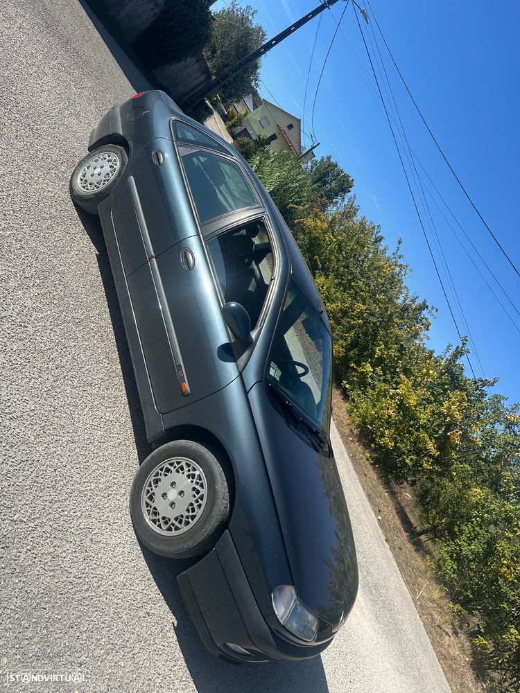 Renault Laguna - 3