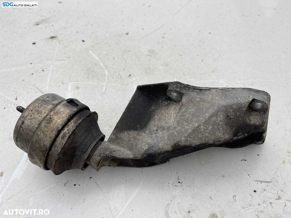 Suport Tampon Motor Stanga Volkswagen Passat B5.5 1.9 TDI AJM ATJ 2001 - 2005 Cod 8D0199307P [C6082]