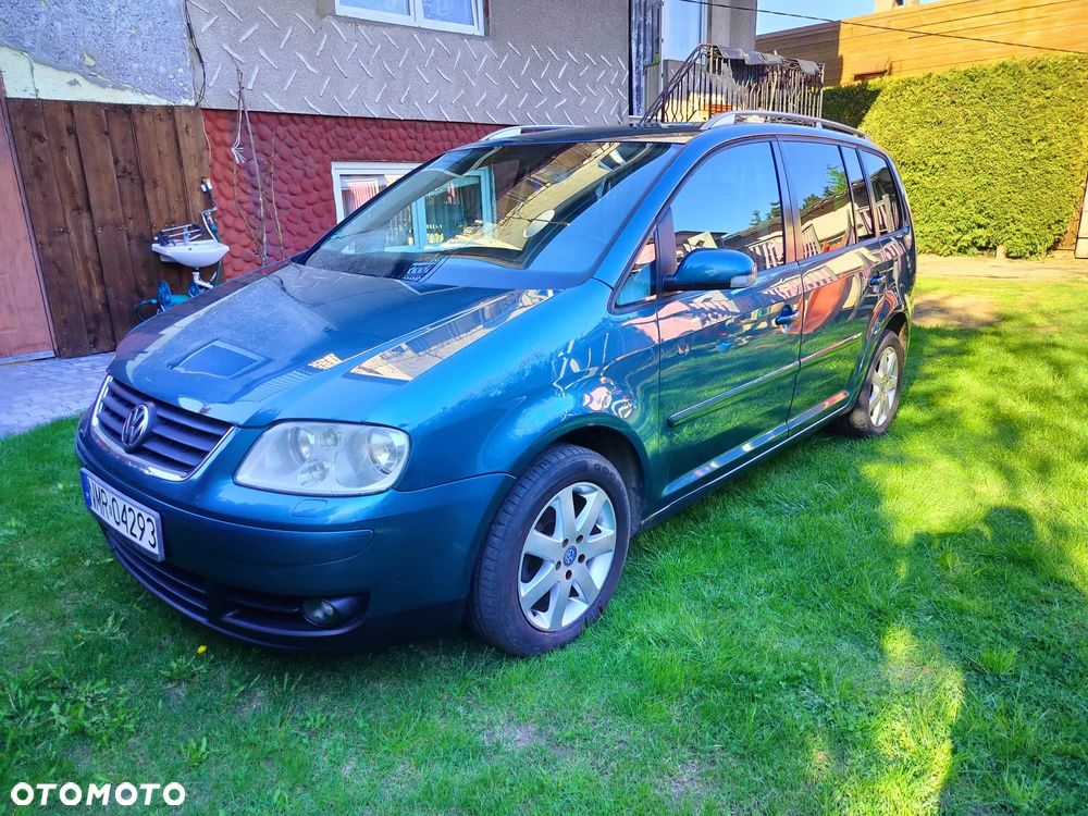 Volkswagen Touran - 12